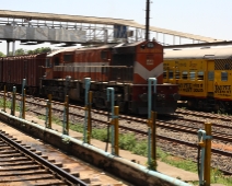 indian_railways_man_06